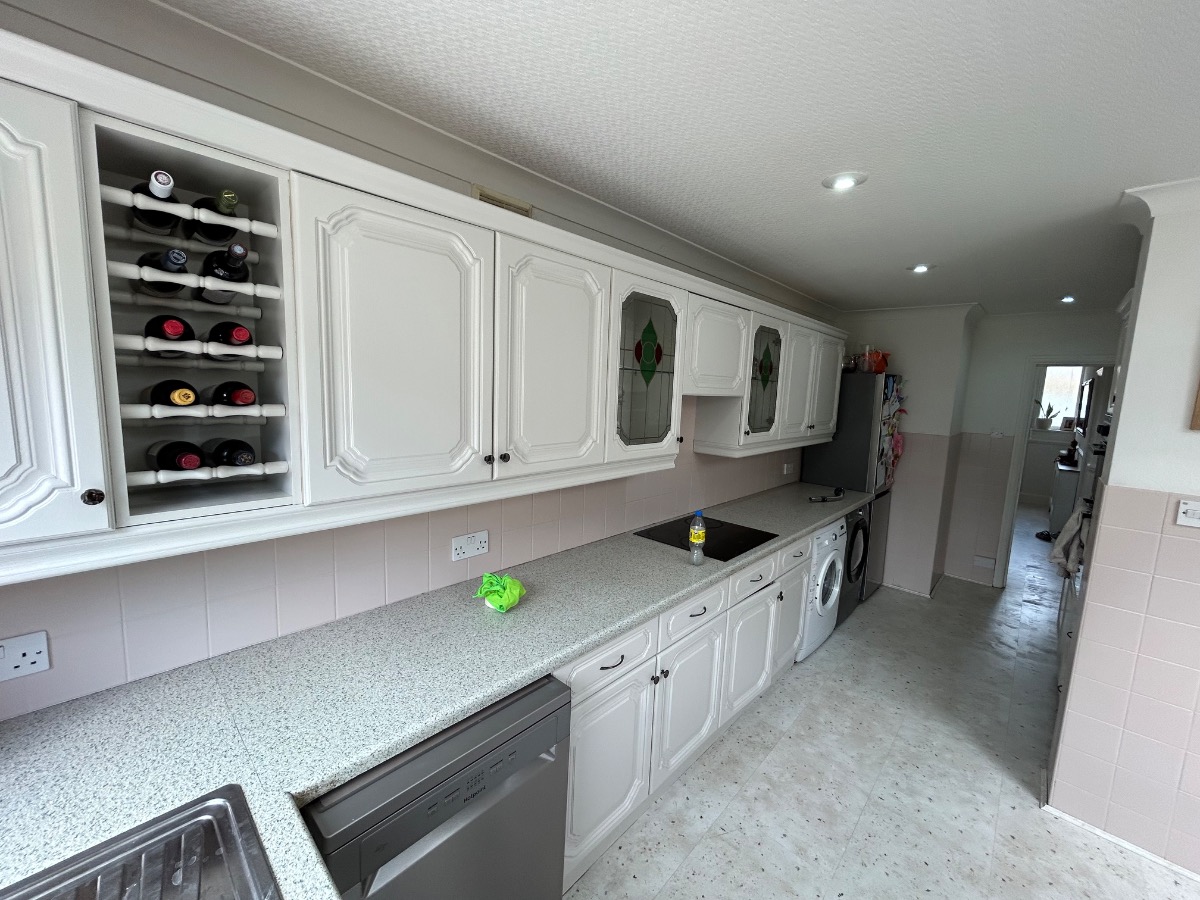 Painter and Decorator: Image 2
